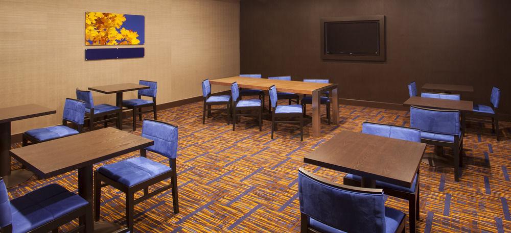 Courtyard By Marriott Charlotte Airport Loso Экстерьер фото