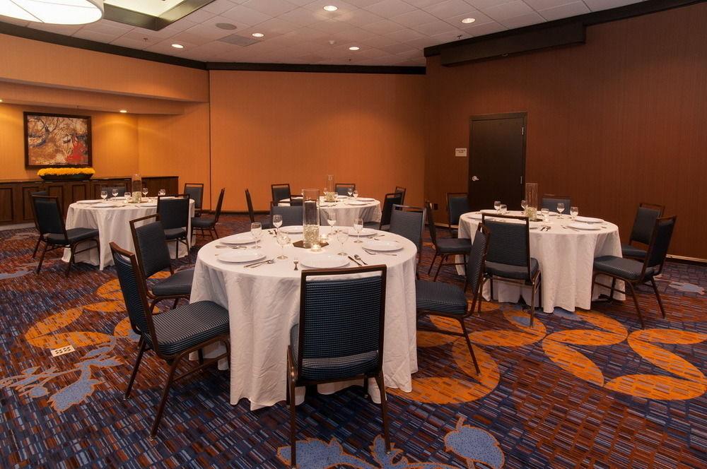 Courtyard By Marriott Charlotte Airport Loso Экстерьер фото