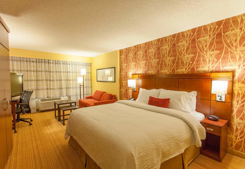 Courtyard By Marriott Charlotte Airport Loso Экстерьер фото
