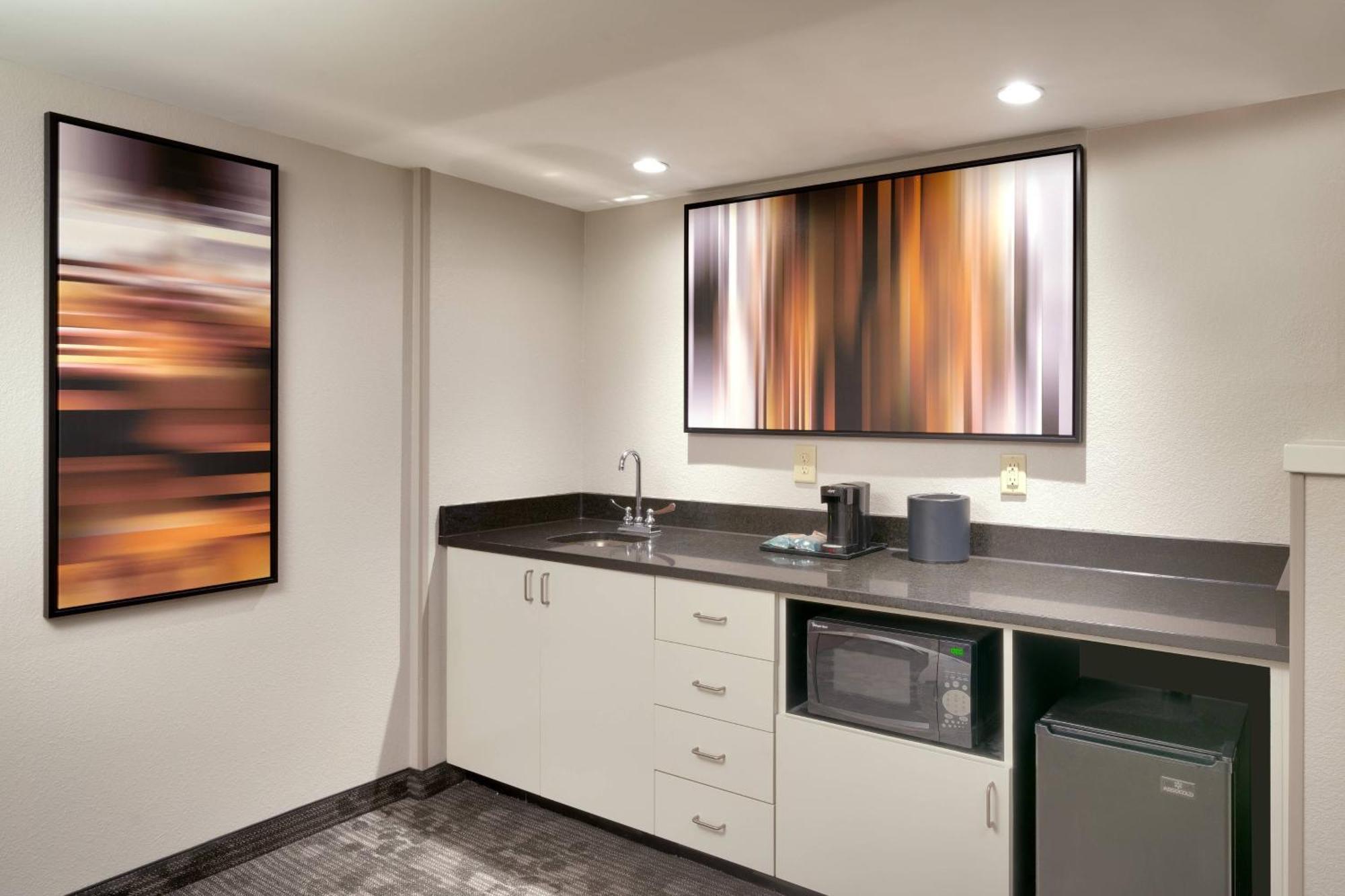 Courtyard By Marriott Charlotte Airport Loso Экстерьер фото