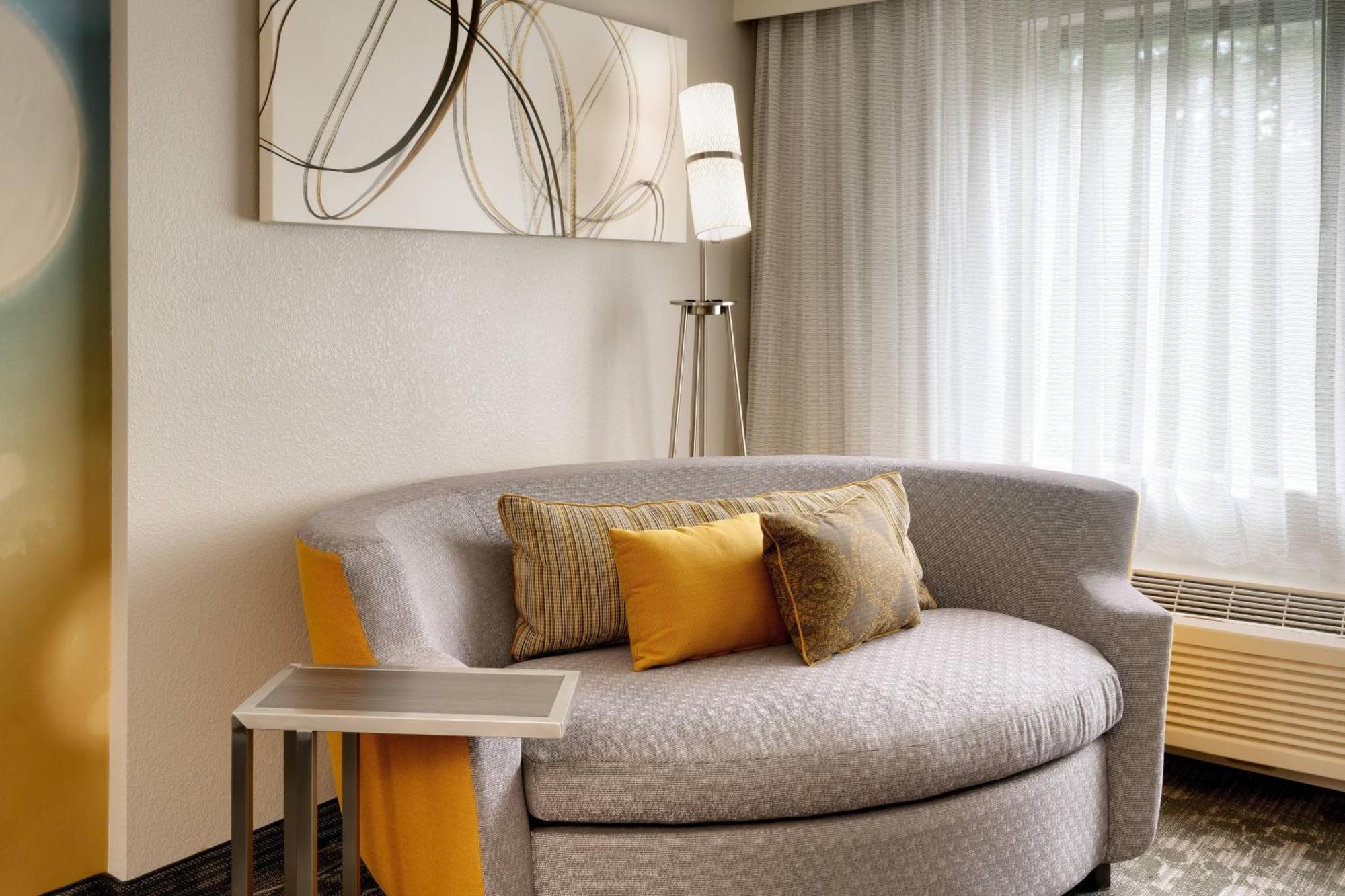 Courtyard By Marriott Charlotte Airport Loso Экстерьер фото
