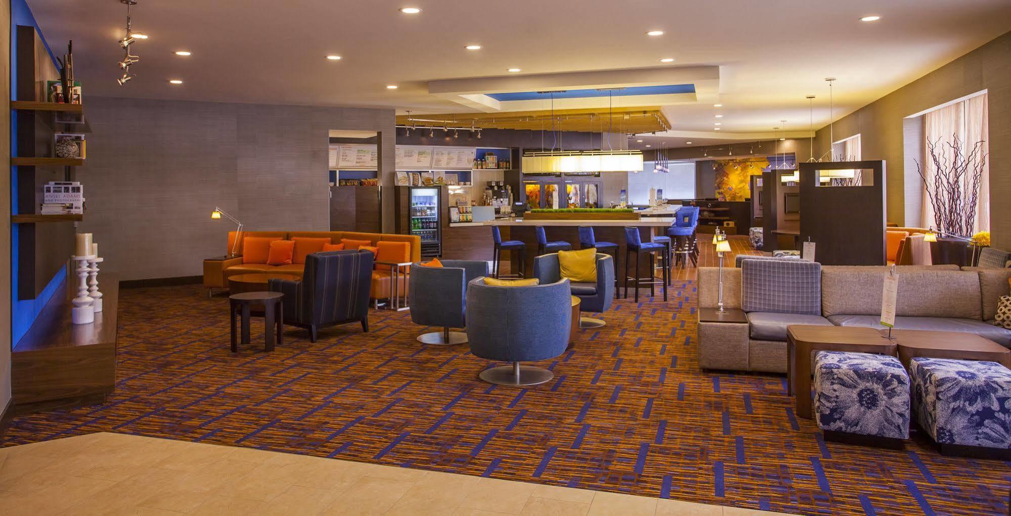 Courtyard By Marriott Charlotte Airport Loso Экстерьер фото