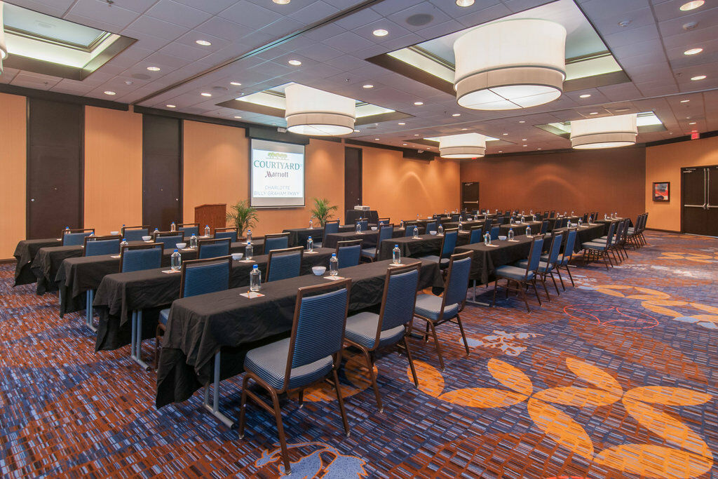 Courtyard By Marriott Charlotte Airport Loso Экстерьер фото