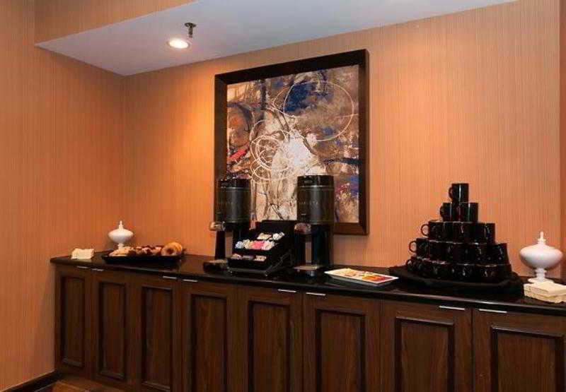 Courtyard By Marriott Charlotte Airport Loso Экстерьер фото