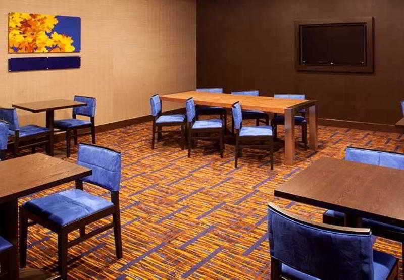 Courtyard By Marriott Charlotte Airport Loso Экстерьер фото