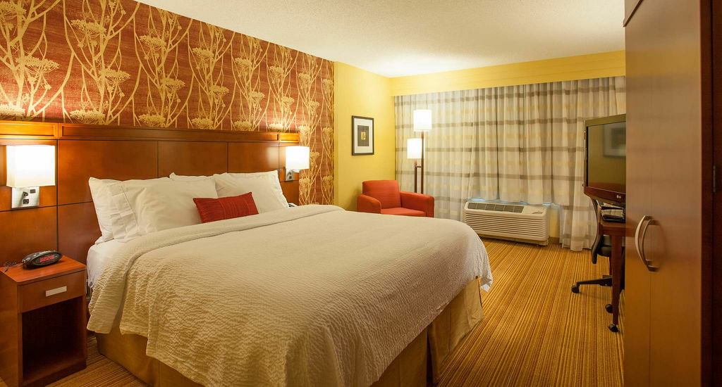 Courtyard By Marriott Charlotte Airport Loso Экстерьер фото